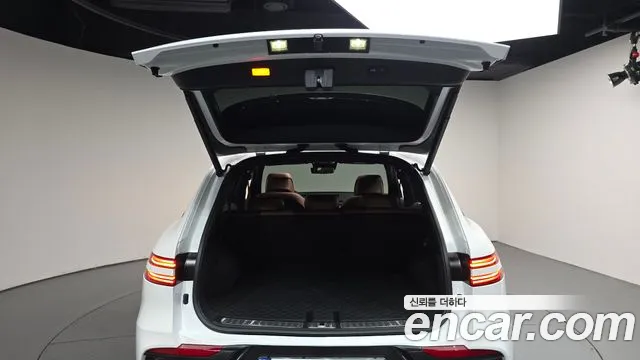 Genesis GV70 — Фото автомобиля 26