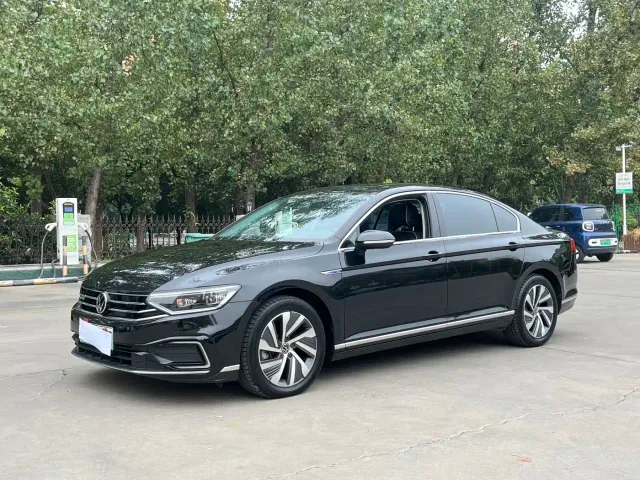 Volkswagen Magotan GTE Plug-in Hybrid 2022 GTE Luxury — Фото автомобиля 3
