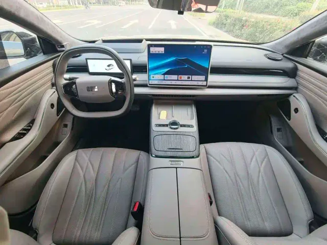 Geely Galaxy Xingyao 8 — Фото автомобиля 5
