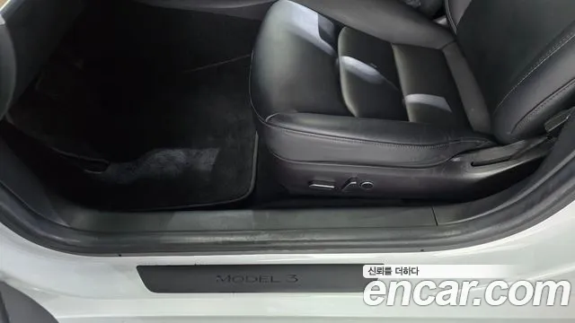 Tesla Model 3 — Фото автомобиля 27
