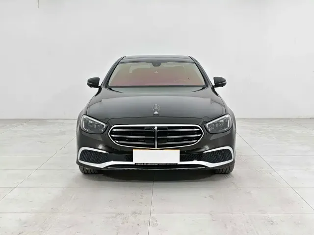 Mercedes-Benz E-Class — Фото автомобиля 5