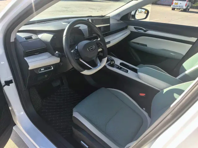 Geely Emgrand L — Фото автомобиля 7