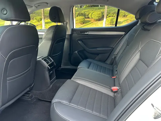 Skoda Superb — Фото автомобиля 15