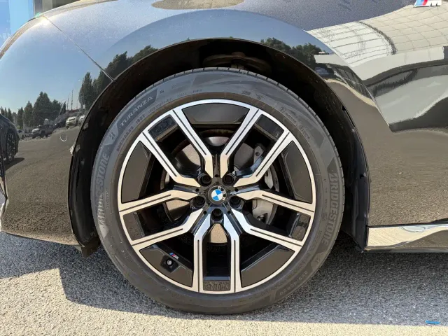 BMW 7 Series — Фото автомобиля 11