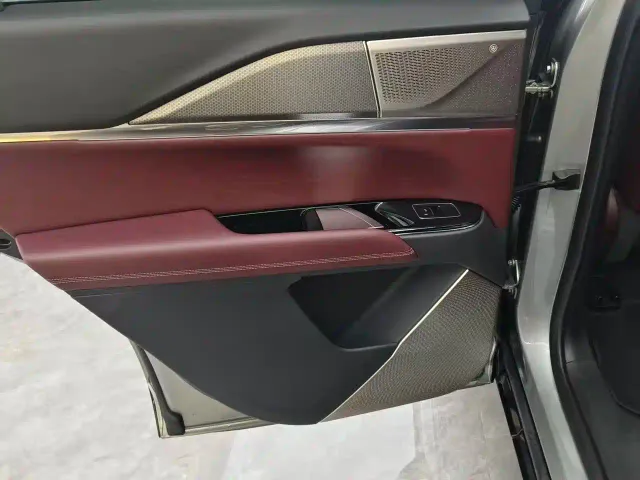 Cadillac XT5 — Фото автомобиля 9