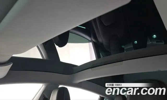 Tesla Model 3 — Фото автомобиля 24