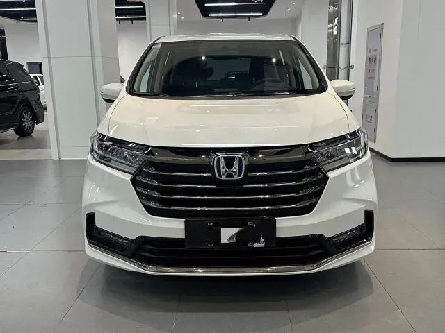 Honda Odyssey — Фото автомобиля 2