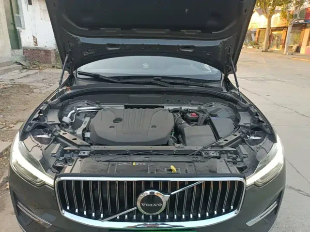 Volvo XC60 — Фото автомобиля 19