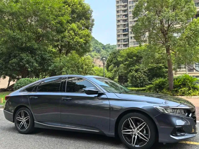 Honda Accord — Фото автомобиля 3