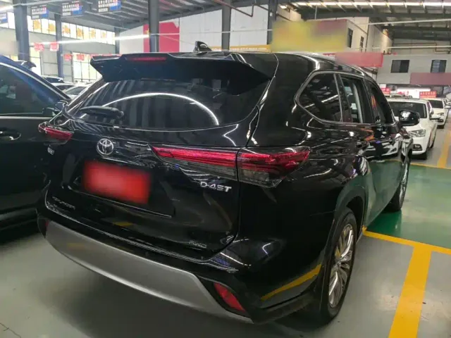 Toyota Highlander — Фото автомобиля 6