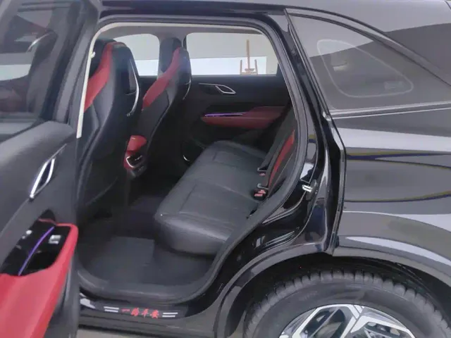 Hongqi HS3 — Фото автомобиля 11