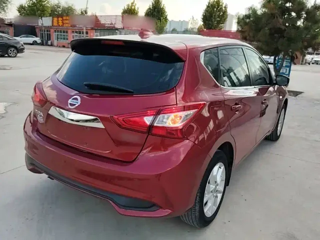 Nissan Tiida — Фото автомобиля 6