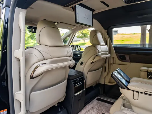 Toyota Vellfire — Фото автомобиля 10