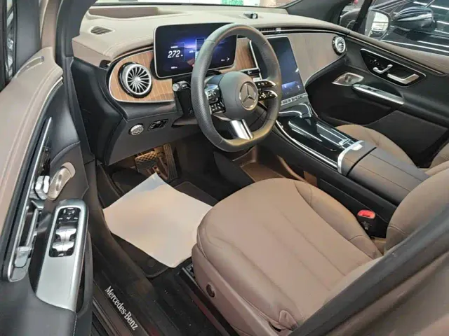 Mercedes-Benz EQE SUV — Фото автомобиля 14