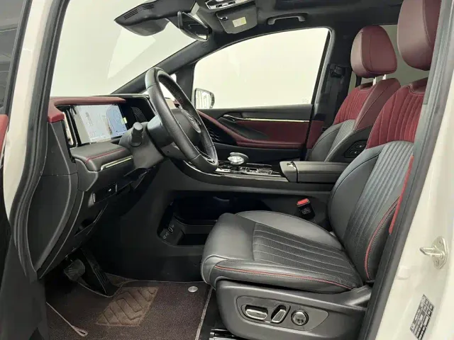 GAC Trumpchi M8 — Фото автомобиля 4