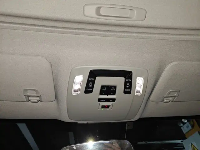 Toyota Sienna — Фото автомобиля 17