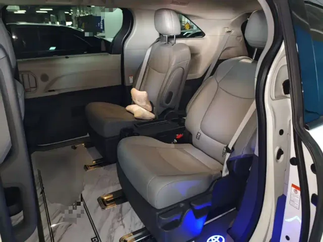 Toyota Granvia — Фото автомобиля 16