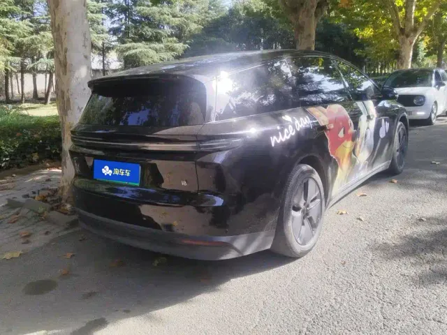 Li Auto i8 — Фото автомобиля 3