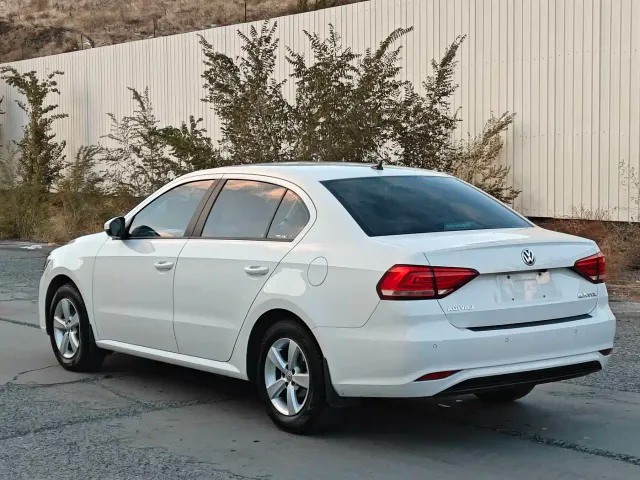 Volkswagen Lavida — Фото автомобиля 6