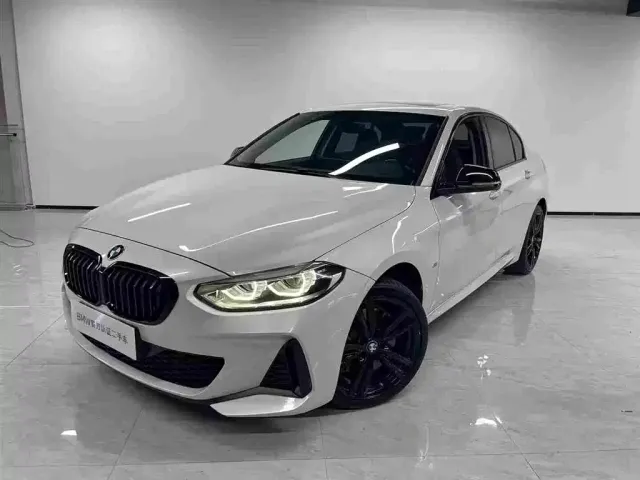 Фотография автомобиля — BMW 1 Series