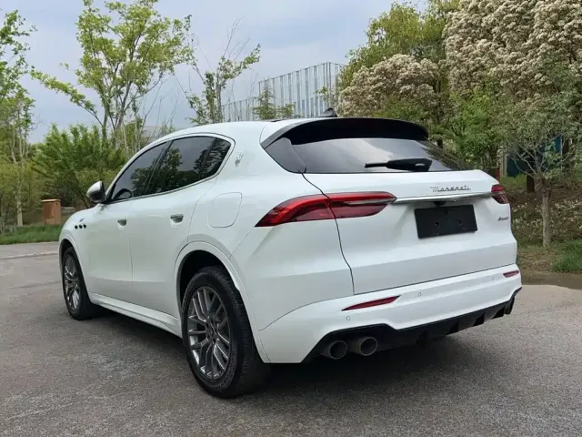 Maserati Grecale — Фото автомобиля 13