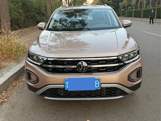 Volkswagen T-Roc — Фото автомобиля 2