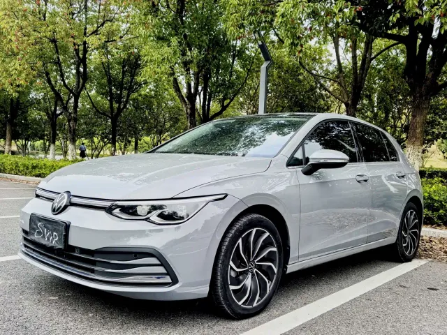 Фотография автомобиля — Volkswagen Golf