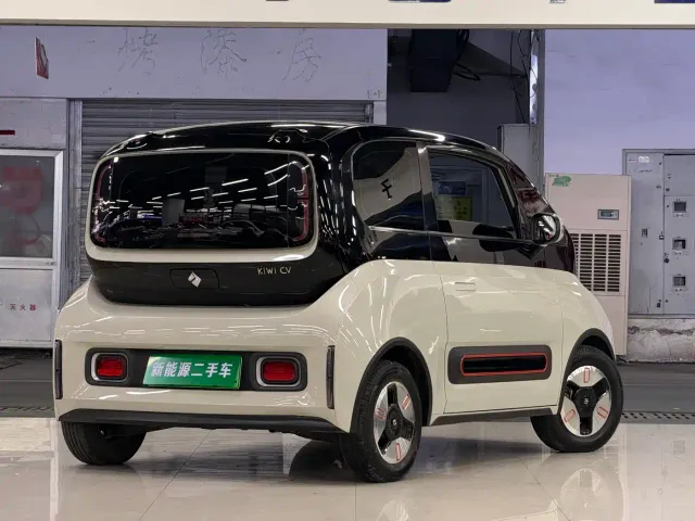 Baojun KiWi EV — Фото автомобиля 4