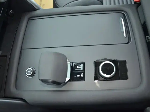 Land Rover Discovery — Фото автомобиля 12