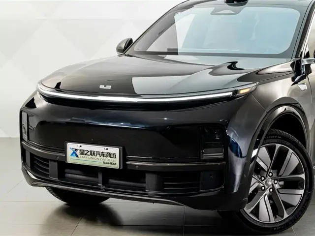 Li Auto L8 — Фото автомобиля 3