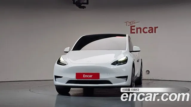 Tesla Model Y — Фото автомобиля 2