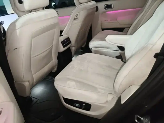 Li Auto L8 — Фото автомобиля 16