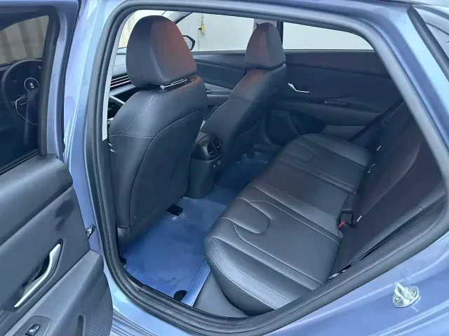 Hyundai Elantra — Фото автомобиля 9
