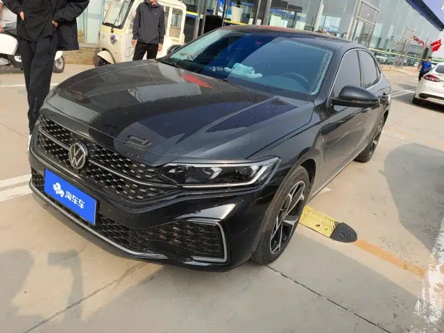 Фотография автомобиля — Volkswagen Passat