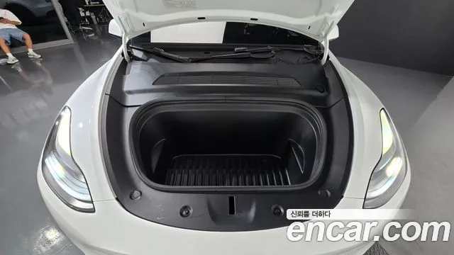 Tesla Model Y — Фото автомобиля 5