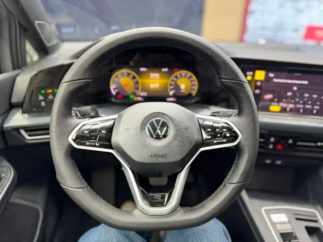 Volkswagen Golf — Фото автомобиля 13