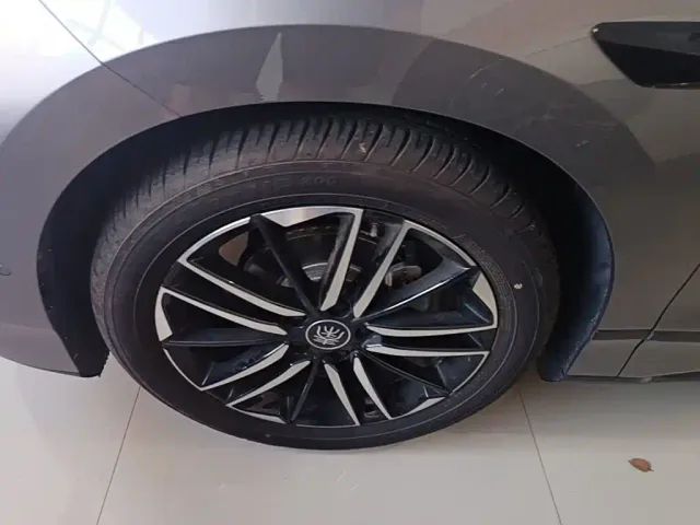 BYD Qin L — Фото автомобиля 22