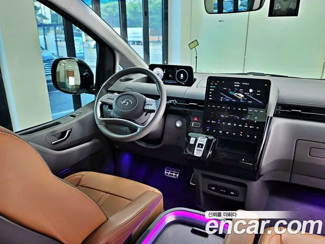 Hyundai Staria Staria 4WD Lounge 9 мест — Фото автомобиля 4