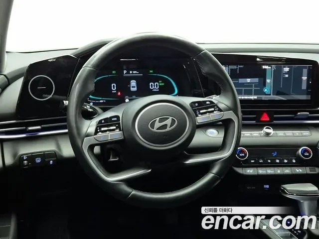 Hyundai Avante CN7 — Фото автомобиля 9