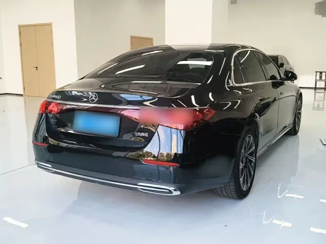 Mercedes-Benz E-Class — Фото автомобиля 6
