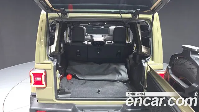 Jeep Wrangler JL — Фото автомобиля 26