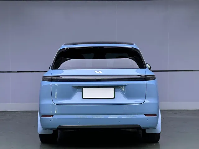 Li Auto L7 — Фото автомобиля 5