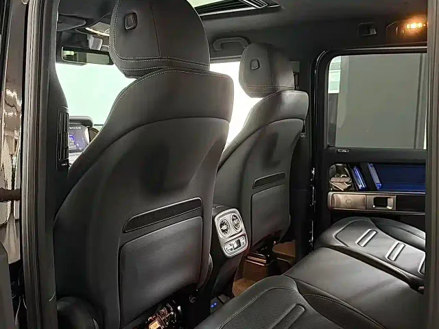 Mercedes-Benz G-Class — Фото автомобиля 16