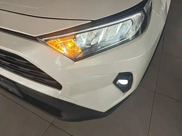 Toyota RAV4 — Фото автомобиля 23