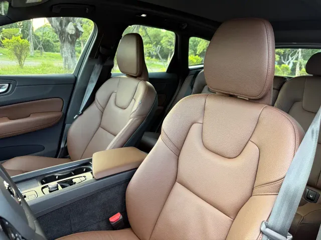 Volvo XC60 — Фото автомобиля 16