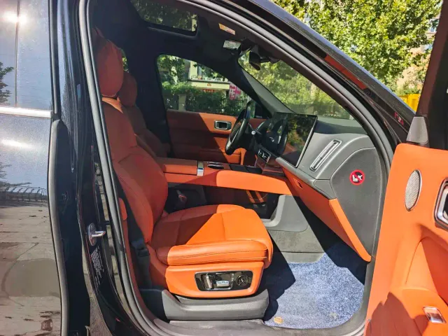 Li Auto L9 — Фото автомобиля 10