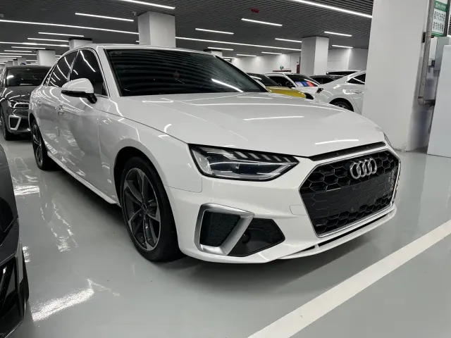 Audi A4L — Фото автомобиля 3
