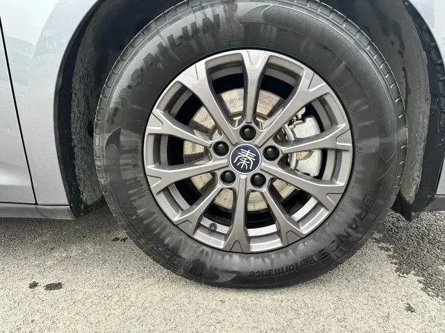 BYD Qin L — Фото автомобиля 13