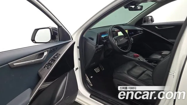 Kia Niro — Фото автомобиля 15