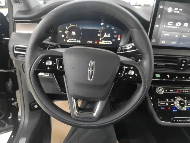 Lincoln Corsair — Фото автомобиля 10